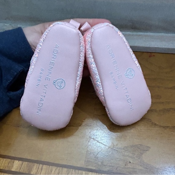 Adrienne vittadini Sparkly Pink Baby Shoes with bow and puff  baby sz 4 - Picture 3 of 6